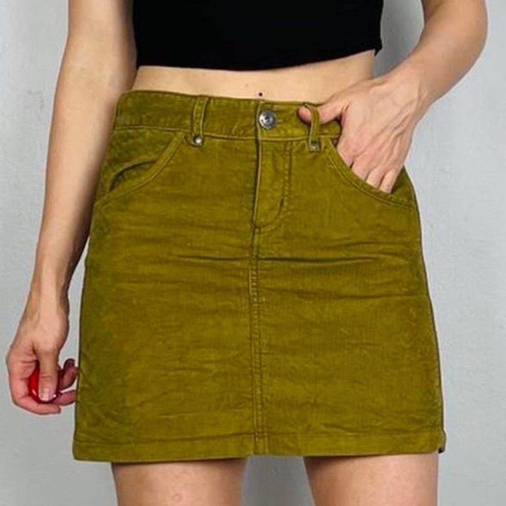 Athleta Corduroy Olive Green Mini Skirt Size 4